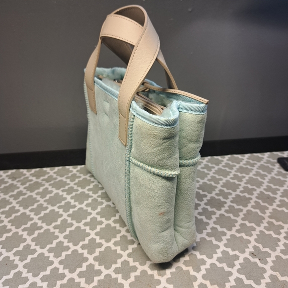 Ugg purse. Small, Super cute - Picture 4 of 9